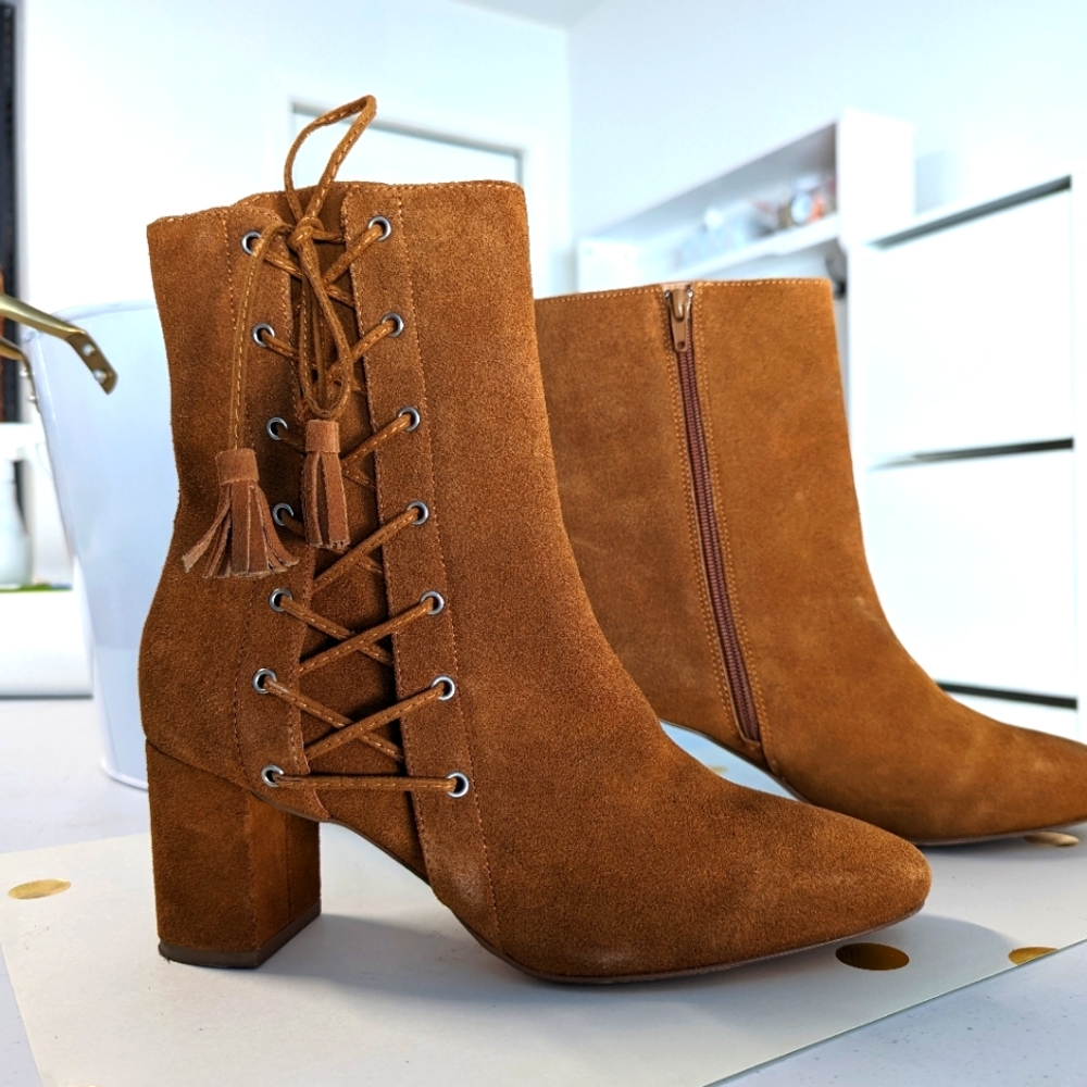 Matisse two inch heel brown suede boots 9.5